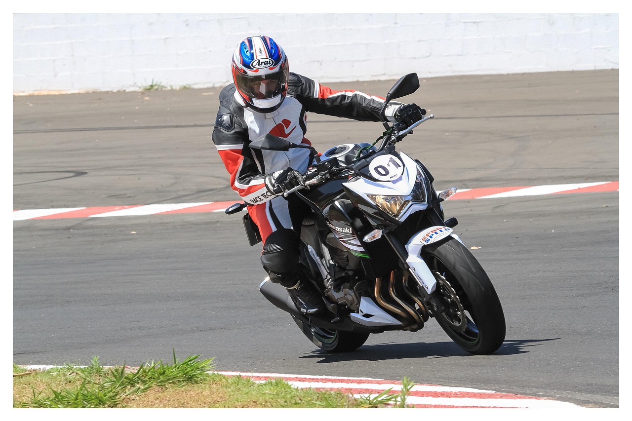 横扫千军辅助- 详情下载教程哈啰APP单车