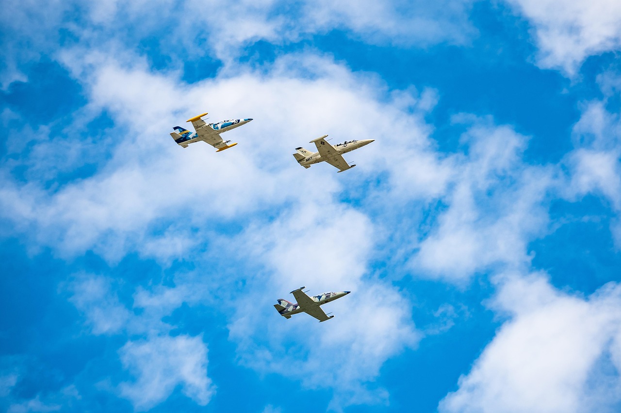 小冰冰传奇怀旧服：微信棋牌游戏代理平台