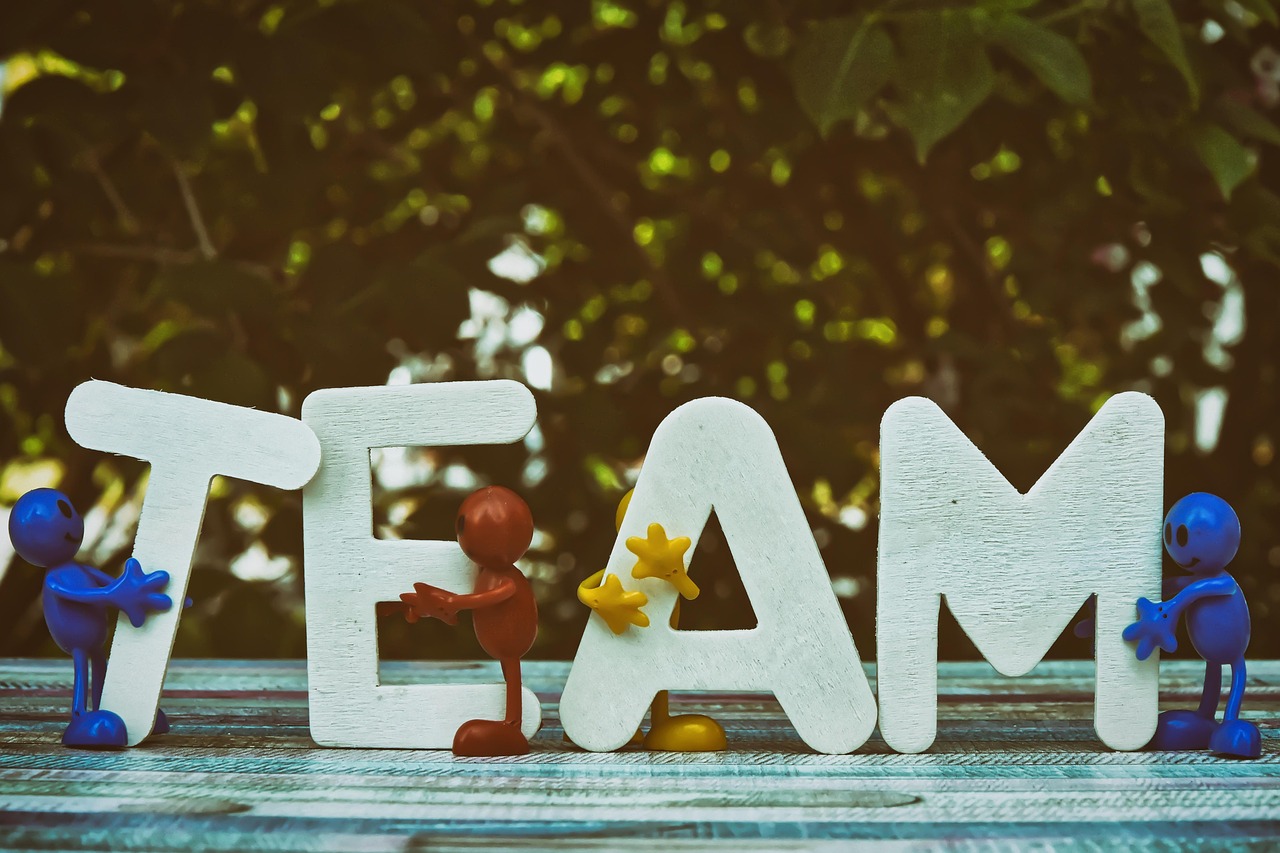 恒创科技实名账号：实名制账号与智能设备之间的联动性分析